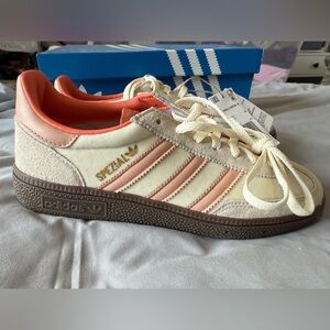 Adidas Handball Spezial W in Cream and Pink